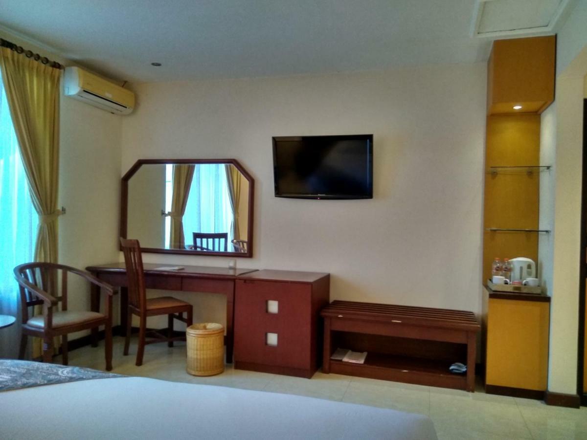 Hotel Baron Indah Surakarta  Ngoại thất bức ảnh